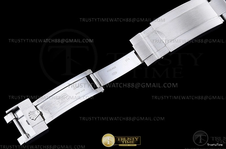 1206 Elegant Submariner 116610LV 904L Dia SS SS Grn Noob A 1080